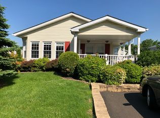 502 Goldenrod Xing W, New Hope, PA 18938