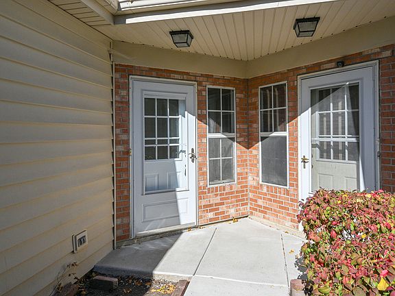 3rd image of 80 Golfview Dr Unit 80