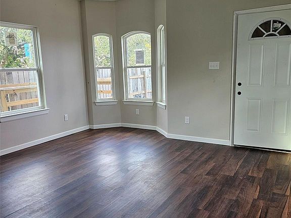 5th image of 9730 Kerr St