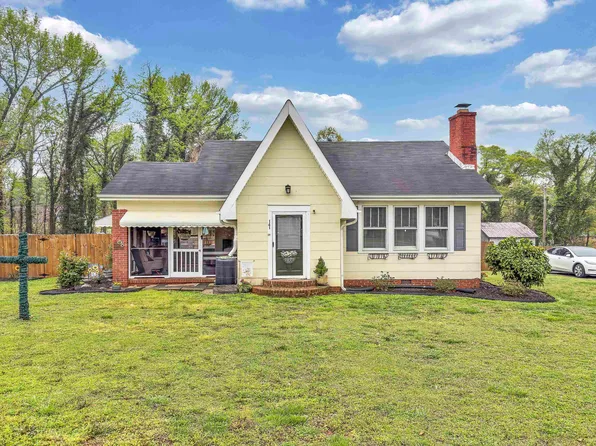 141 W Church St, Cowpens, SC 29330