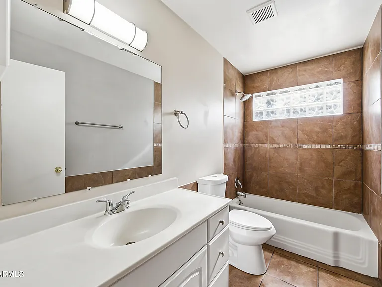 4213 E Sahuaro Dr — Photo 19