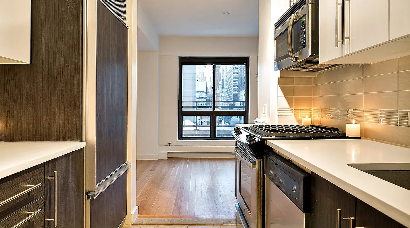 300 East 51st Street — Photo 4