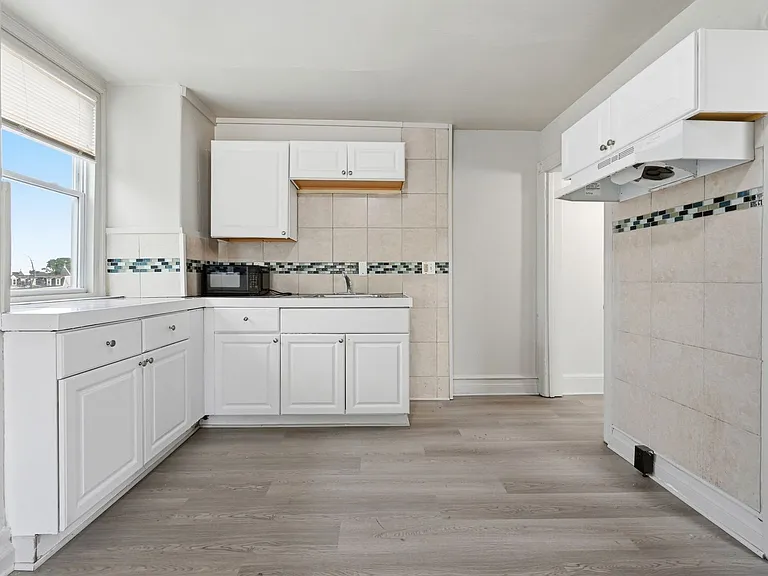 113 N 13th Street — Photo 7