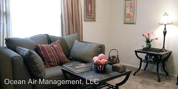 2nd image of 1684 Darren Cir