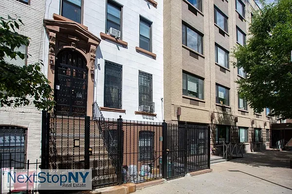 Rented by NextStopNY | media 23