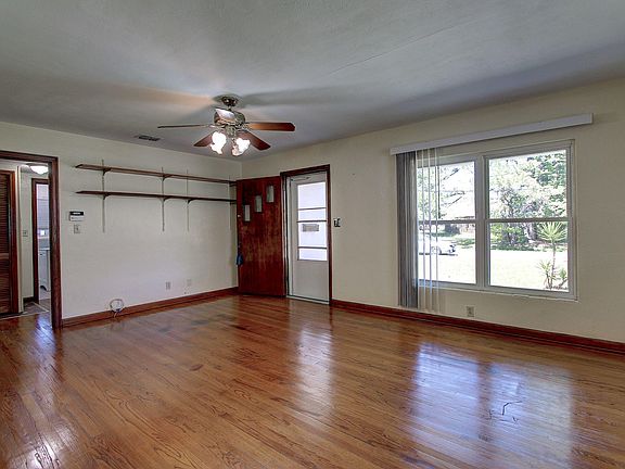 3rd image of 4622 Cates Ave