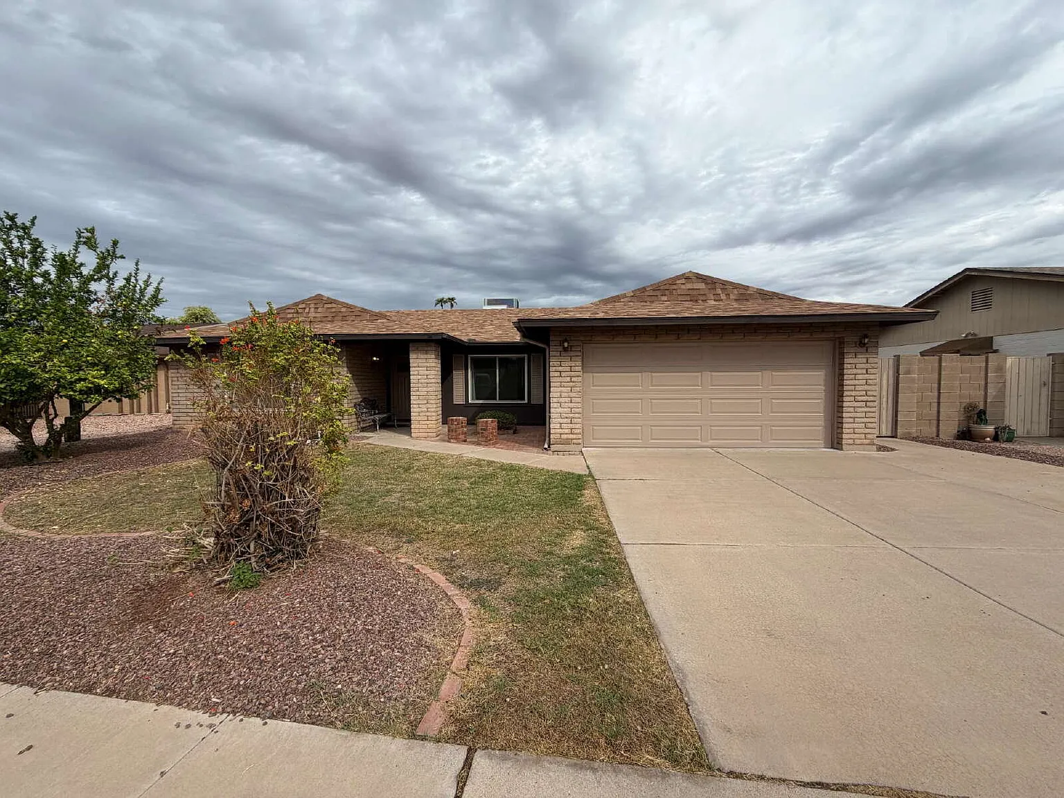 4 bed, 2.0 bath, 1950 sqft, $2,850 — Photo 2