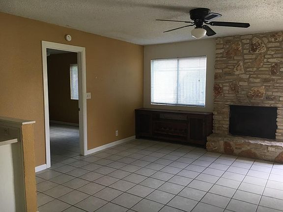 5th image of 8704 Piney Point Dr #B