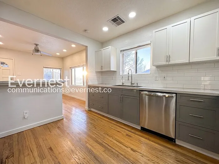 2375 S Lincoln St — Photo 3