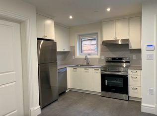 1551 Grant St #1, Vancouver, BC V6A2J6