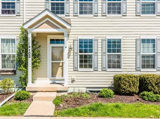 103 E Robinson Ave, Cortland, IL 60112