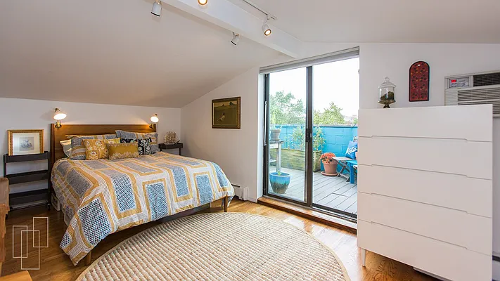 Sold by Garfield Realty  | media 22