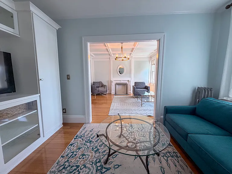 569 Franklin St #6 — Photo 5