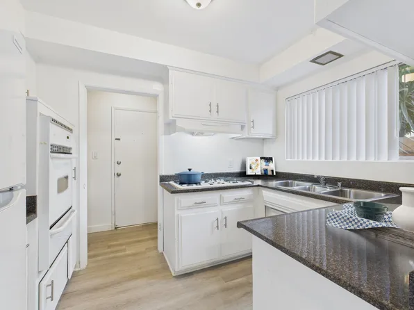 Dickens Apartments, 14929 Dickens St #1, Sherman Oaks, CA 91403