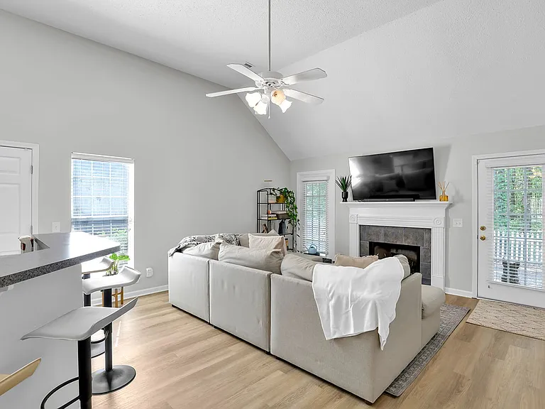 115 Sunrise Ln — Photo 17