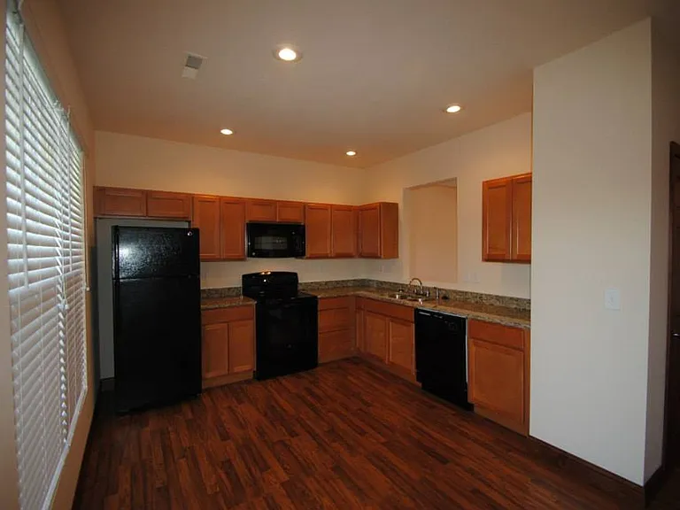 Eagle View Luxury Apartments — Photo 236