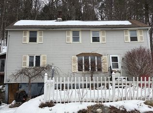 13 Basket St, Huntington, MA 01050