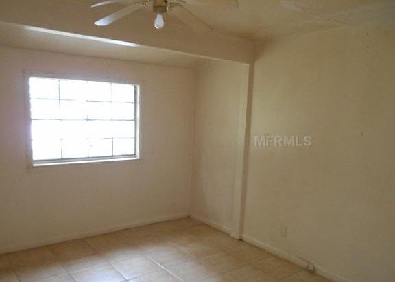 3rd image of 1409 College Park Ct