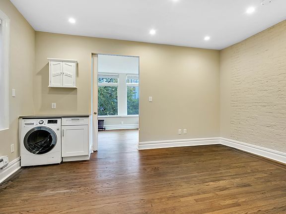 5th image of 1012 Lexington Ave APT 4R