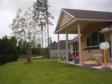 2029_Trailing_Pines_back_07012