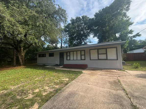 143 Edward Cir, Valparaiso, FL 32580