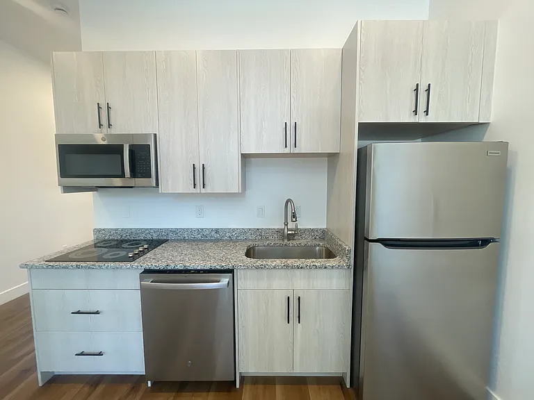 98 E Center St #102 — Photo 4