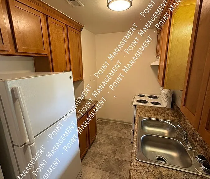 918 Central Ave #3 — Photo 3