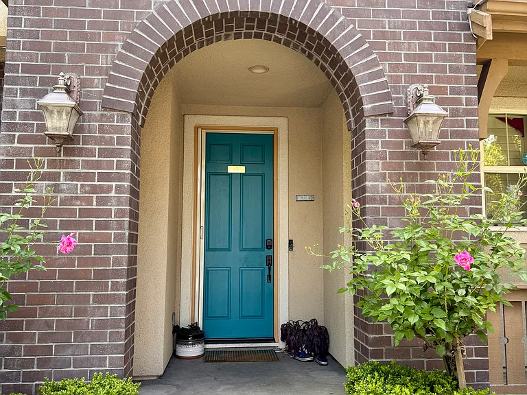 1893 Park Ave — Photo 2