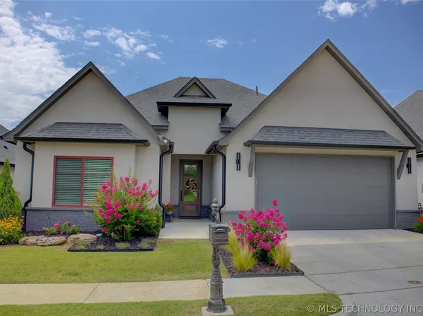 934 W 86th St, Tulsa, OK 74132