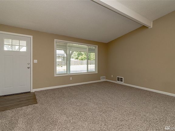5th image of 19429 W Tapps Dr E