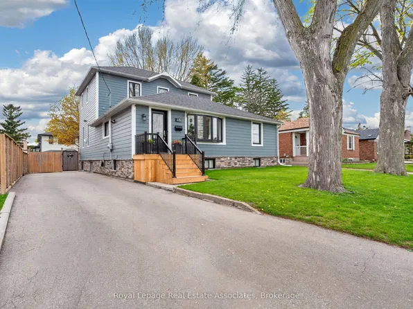 40 Briarwood Ave, Mississauga, ON L5G 3N6
