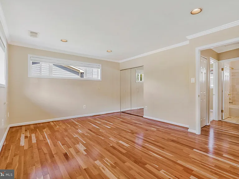 304 Patrick St SW — Photo 19