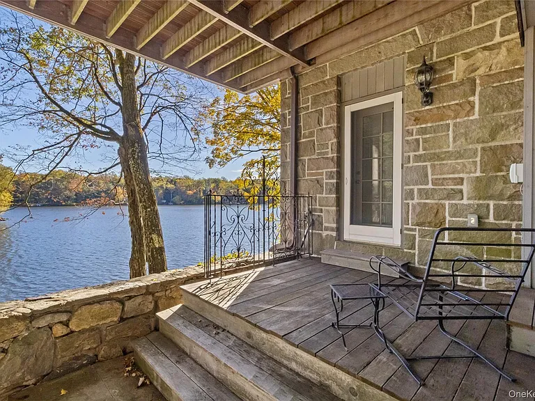 50 Cove Rd — Photo 24