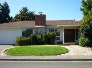101 Old Oak Ln, Santa Rosa, CA 95409