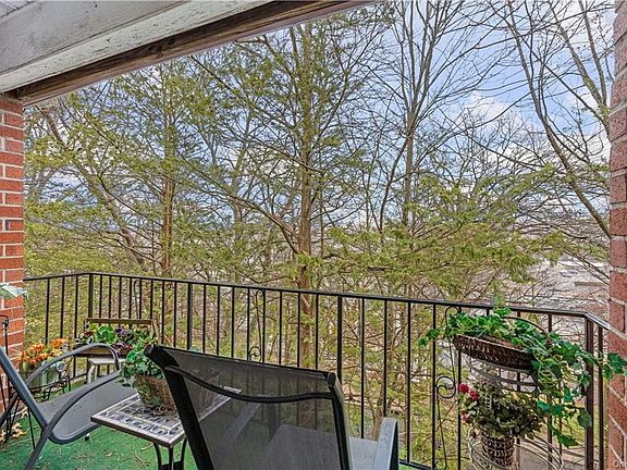 5th image of 55 Fieldstone Dr APT 34
