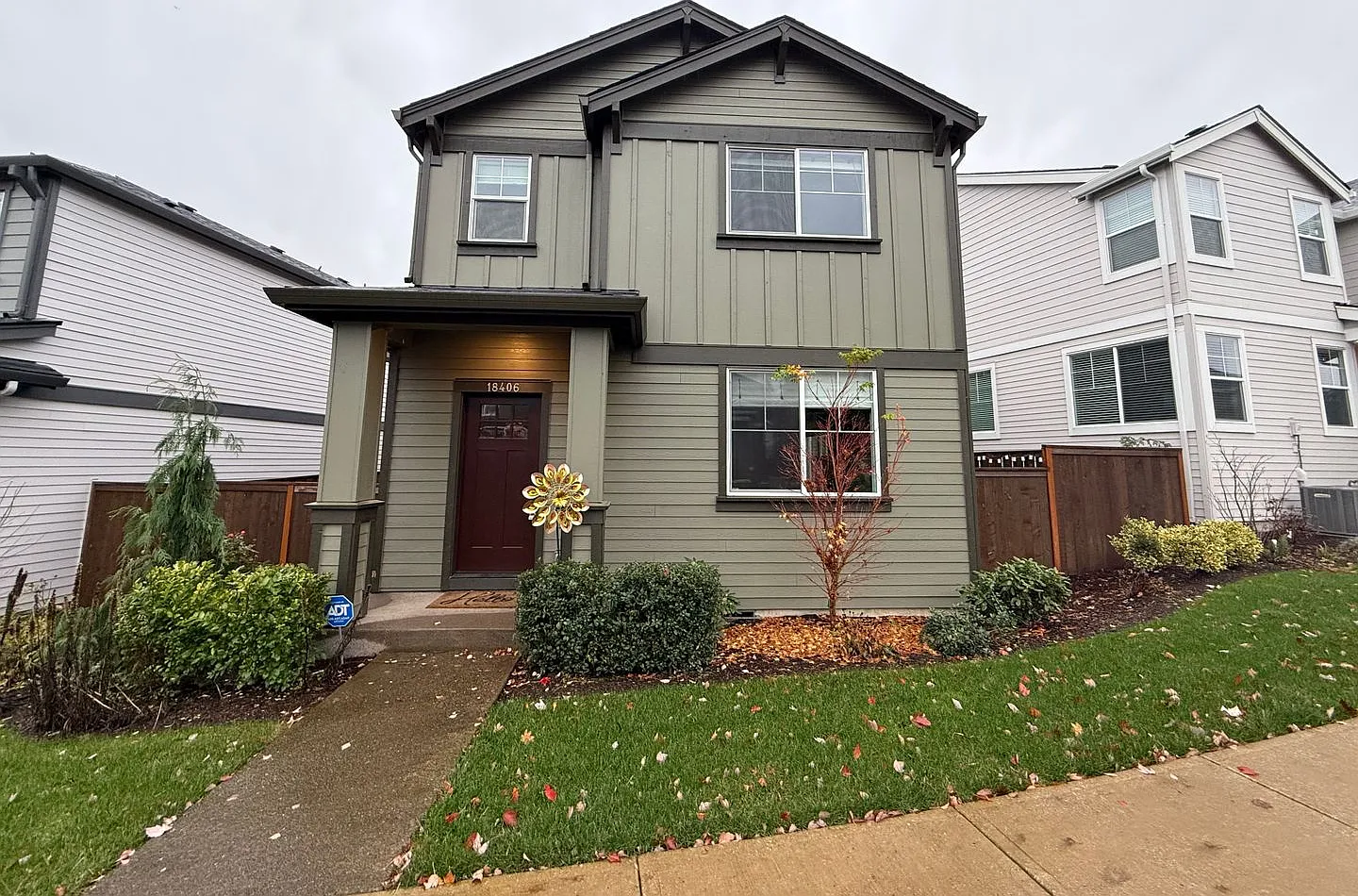 4 bedroom 2.5 bath House - Beaverton - Washer/Dryer Included, Gas Fireplace, Neighborhood Park an... — Photo 1