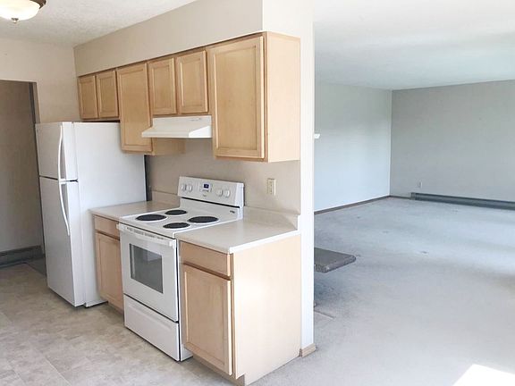 4th image of 1908 SW Roxbury Ave #14