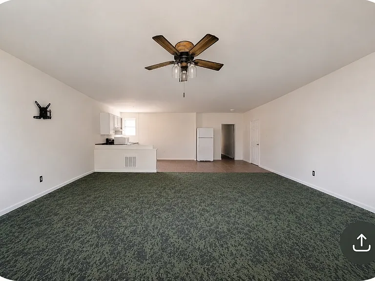 806 W 5th St #1 — Photo 1