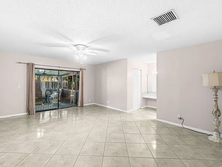 5335 Havasu Ct — Photo 16