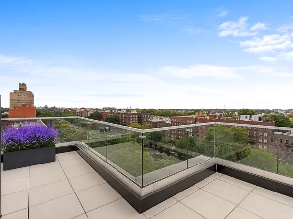 379 Ocean Parkway image 19 of 23