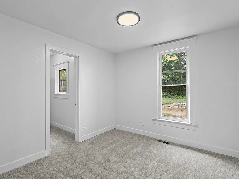 1037 N Cleveland Ave — Photo 17