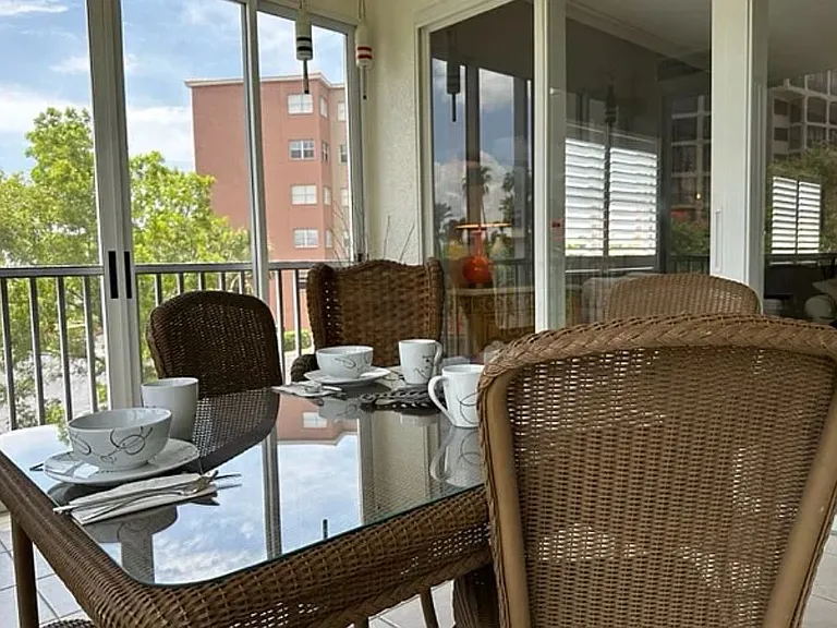 14815 Laguna Dr #103 — Photo 21