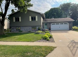 4401 S Laurel Oak Dr, Sioux Falls, SD 57103