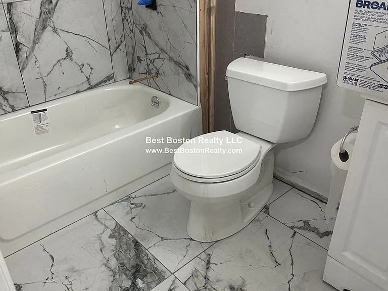 714 Winthrop Ave #102 — Photo 6