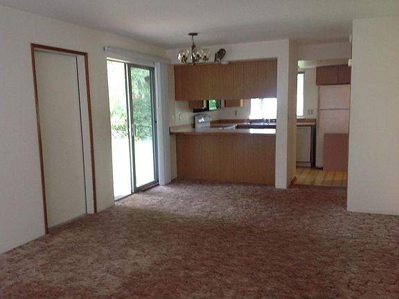 4th image of 9155 Shadowcrest Ln SE