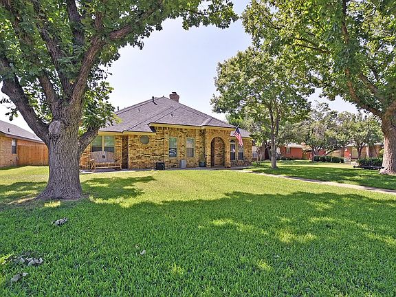 2nd image of 4528 Fountain Ct