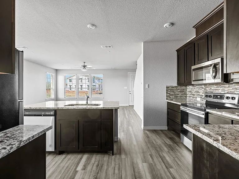 3201 Solana Cir — Photo 29