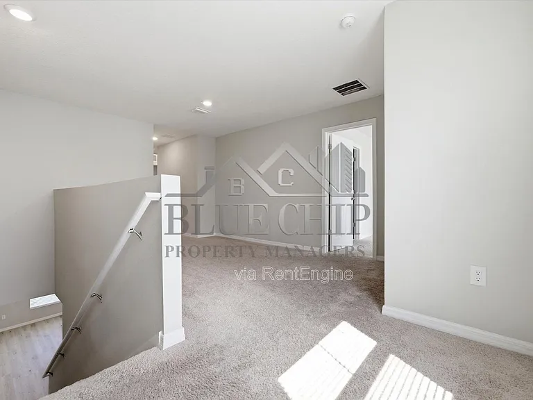 12937 Camarillo Pl — Photo 17