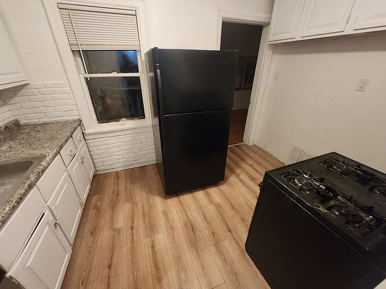 22 N Harvey Ave — Photo 9