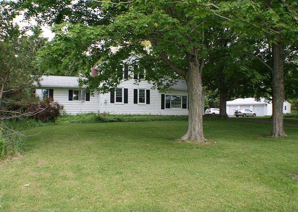 Recently painted exterior.